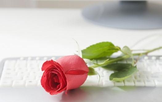 熱戀中女人干的傻事：不論多晚都會等待