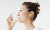 不喝水可以減肥嗎？喝水的方式很重要