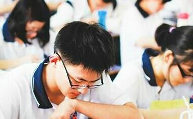 高三學生失眠怎么辦 泡腳自我按摩