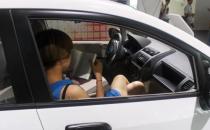 車上睡覺讀書危害大 可能會導致面癱