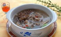 五大原因致女性脫發 女性吃什么可以生發？