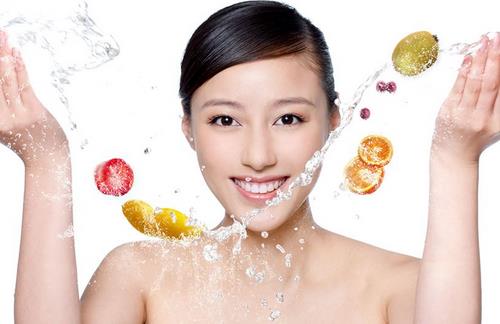 濃妝過后卸妝馬虎 小心痘痘色斑齊爆發