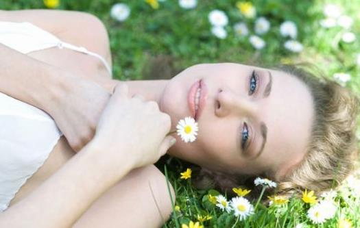 八個護膚小妙招 讓你肌膚白如雪