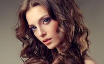 頻繁梳頭發傷害更大 7個最常見的錯誤習慣