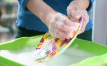 小孩不慎喝下洗滌劑怎么辦？