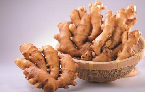 養(yǎng)生保健 生姜水泡腳的好處