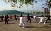 老人每天這樣轉一轉能長壽