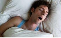 男人為啥老愛打鼻鼾？