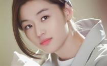 水潤果凍唇妝的畫法