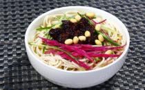 老北京炸醬面是怎么做的？