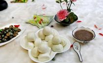 健康飲食要學(xué)會(huì)“懂吃”和“少吃”