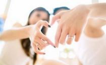 男人沉默時愛你的表現(xiàn)