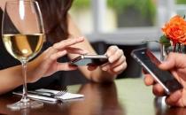 朋友聚會(huì)上如何打開話題？