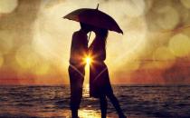 男人的擁抱方式看穿他的內心