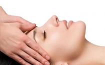 擦保養品加以按摩效果更好哦！