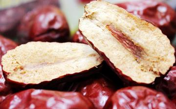 【干棗】干棗的功效與作用_干棗上火嗎_干棗怎么吃_干棗是什么 【干棗】干棗的功效與作用_干棗上火嗎_干棗怎么吃_干棗是什么