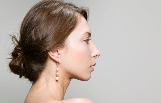 頭皮松弛居然會導致臉部皺紋？