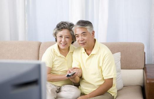 老人如何減緩白內障的進展速度？