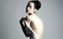 怎么瘦出纖細美背