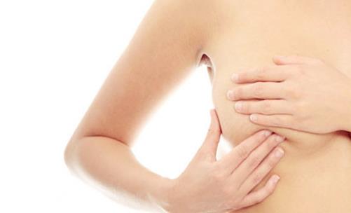 母乳喂養(yǎng)時胸部一大一小怎么辦