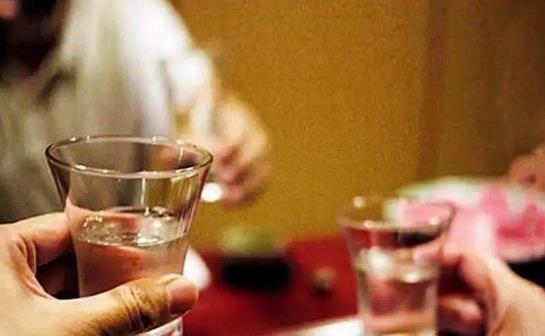 喝酒后千萬別吃這些致命藥!