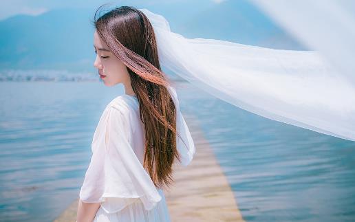 女生虎背熊腰真是“背影殺手” 這幾招教你變美背