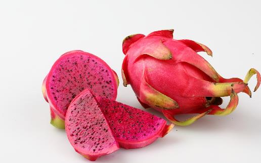 千萬別把火紅龍果皮丟掉 養顏美容是再好不過啦