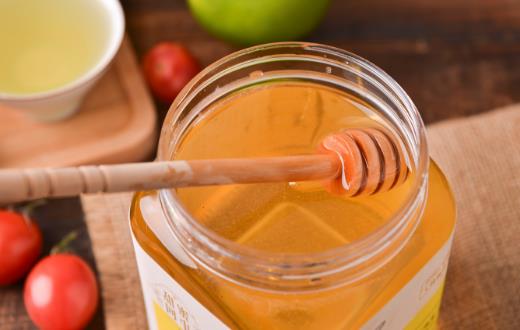 蜂蜜水的功效與作用 關(guān)于喝蜂蜜水的小常識