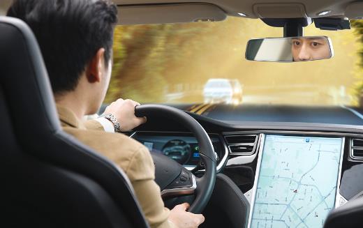 科學(xué)的駕駛姿勢(shì)你知道嗎? 途駕車時(shí)應(yīng)注意哪些問(wèn)題呢