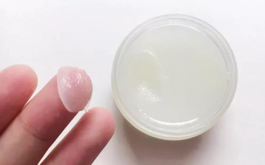凡士林除了滋潤肌膚之外 還有我們意想不到的妙用