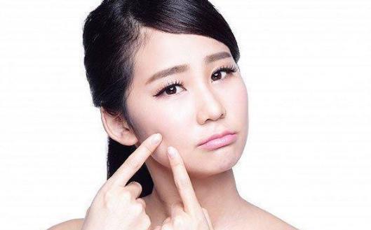 臉上長痘痘 調理飲食應該注意的事項