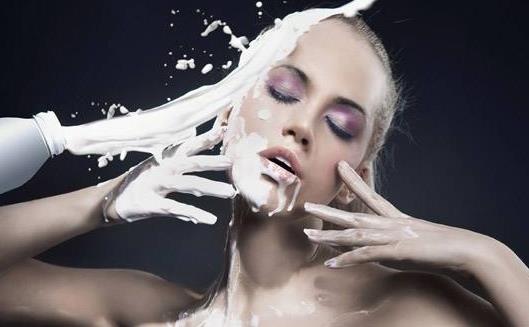 牛奶是富含營養價值的天然飲品 挑選牛奶的方法