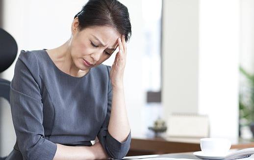 在繁忙的工作中保護好頸椎 頸椎病自我康復操