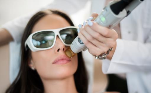 如何解決“毛發(fā)內(nèi)生”的困擾?下面這7個方法可幫你