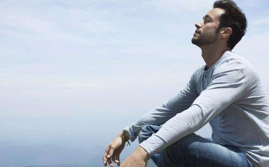 越是繁忙時越需要閉目養神 中老年人的閉目養神法