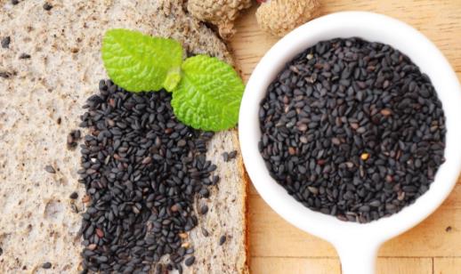 預防血栓 平時多吃這四大黑色食物