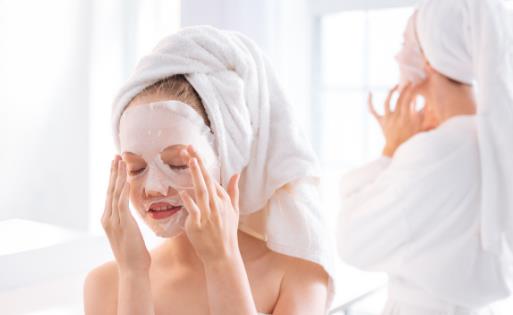 敷睡眠面膜 做個(gè)美容"覺主