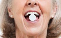 老人護牙必須知道的7個誤區 能保護牙齒的9種食物