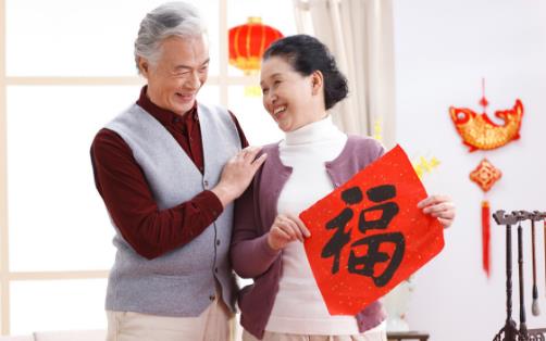 老年朋友養生需要堅持 靜下心來把生活放慢放柔