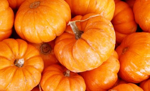 南瓜皮厚又硬不好去皮，妙招來(lái)幫你！