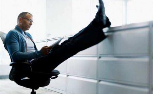 簡單高效的瑜伽動作上班族放松身心從現在開始