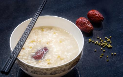 女人到30歲開始煩惱皺紋 吃5種美食粥可以除皺