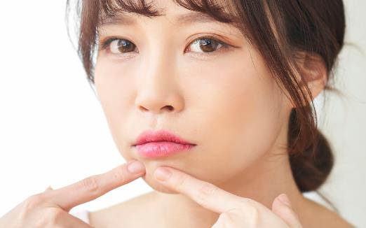 長閉合性粉刺的原因 擺脫閉合性粉刺煩惱的妙招