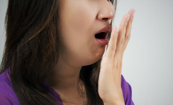 沒吃食物嘴里卻出現臭苦咸 嘴里有味道代表你的身體有問題