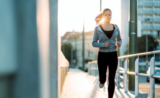 跑步會讓我們活的更久 但并不是跑得越多就越好！