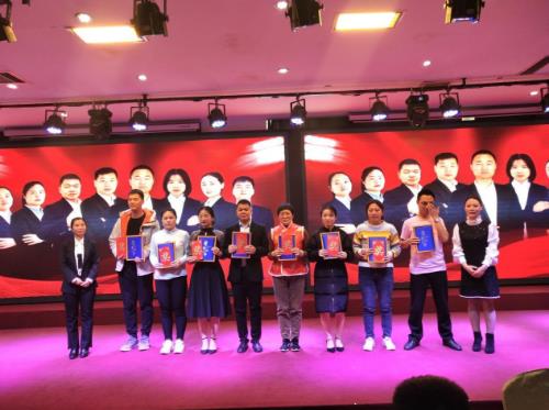 【初心不忘,續(xù)夢前行】鄭州京美醫(yī)院2020新年團(tuán)拜會隆重舉行!