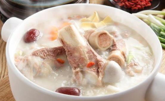 豬骨頭湯美味營養(yǎng)又滋補 補鈣補鐵抗衰老可以多喝