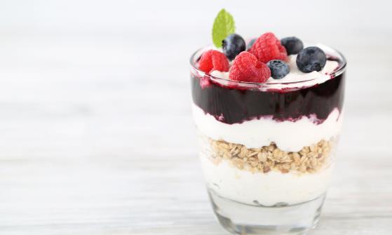 5種藍(lán)莓的吃法 藍(lán)莓配冰激凌清爽宜人解暑美容