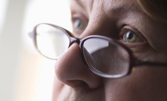 出現眼花就可配鏡不要拖延 戴老花鏡要謹記四個誤區