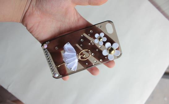 手機(jī)殼發(fā)黃了怎么清洗 各種手機(jī)殼清洗保養(yǎng)方法